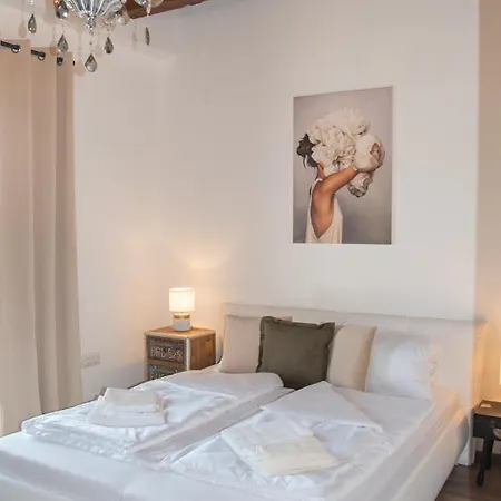 Rooms21 *